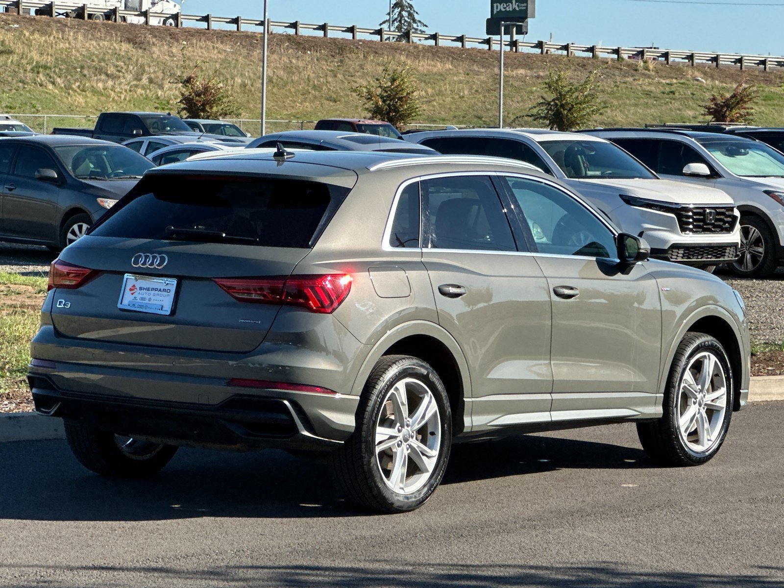 Used 2019 Audi Q3 2.0T Premium Plus AWD/4WD image 3