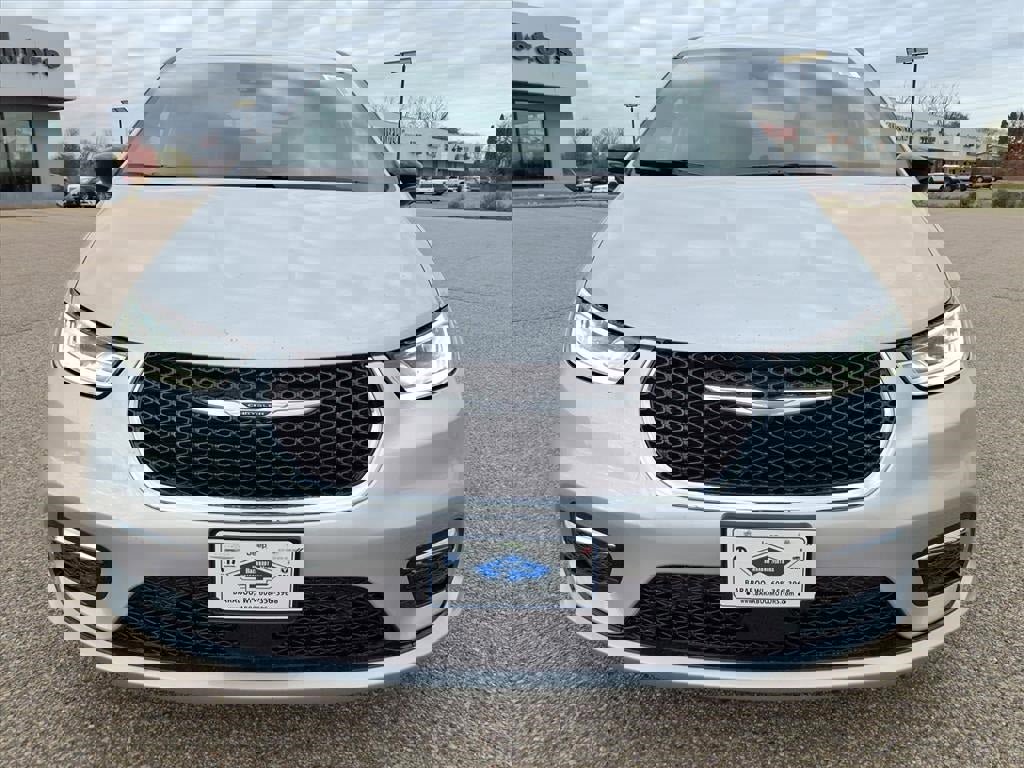 New 2026 Chrysler Pacifica Select image 12