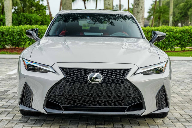 Used 2025 Lexus IS 500 w/ F-Sport Performance RWD image 13