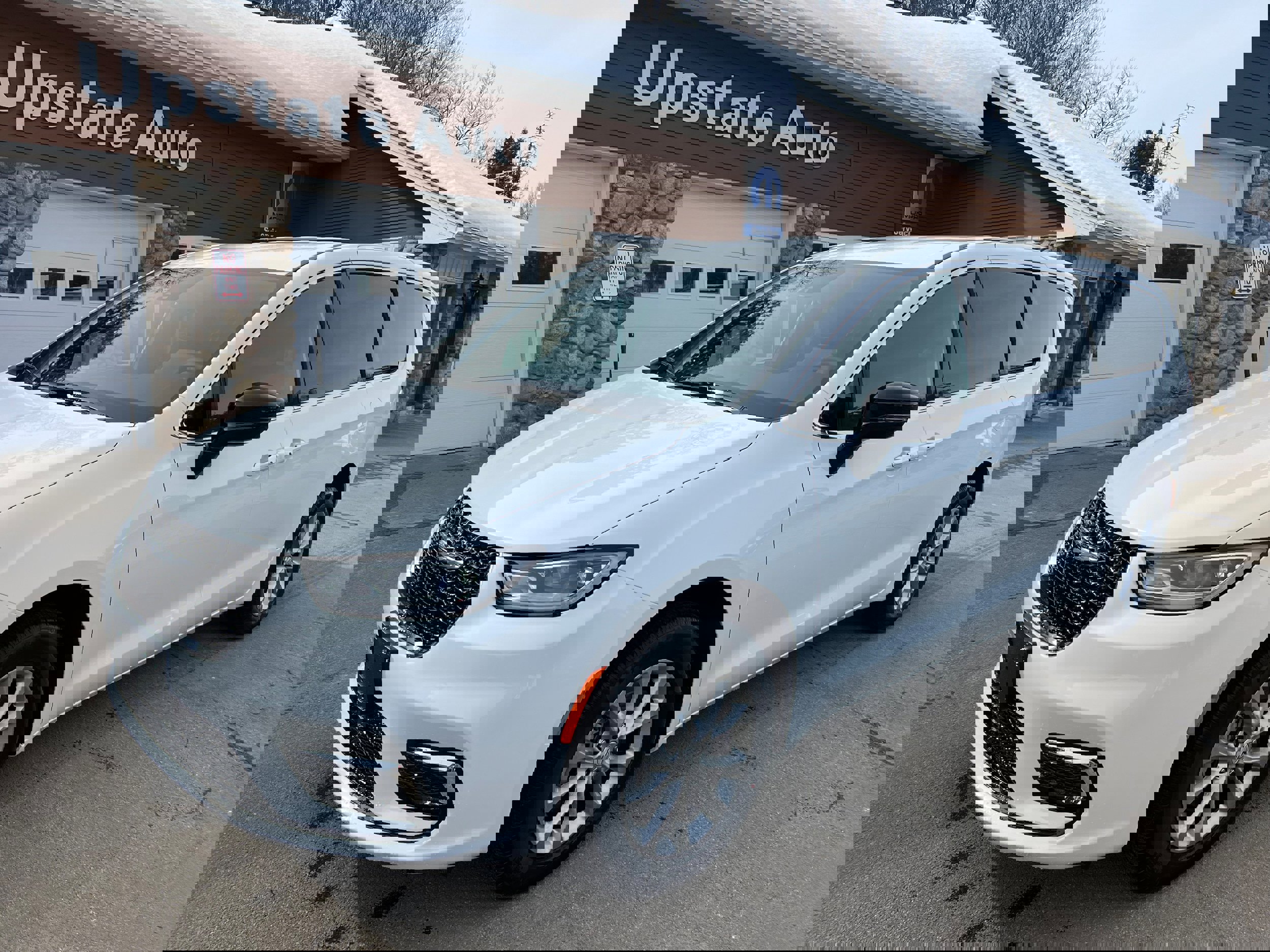 New 2026 Chrysler Pacifica Select image 1