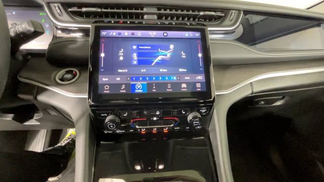 Used 2023 Jeep Grand Cherokee 4WD 4xe image 32