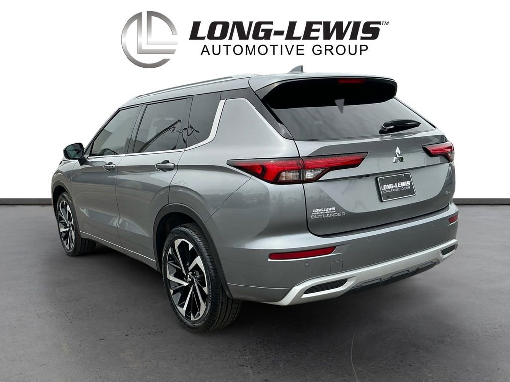 Used 2023 Mitsubishi Outlander SEL FWD image 4
