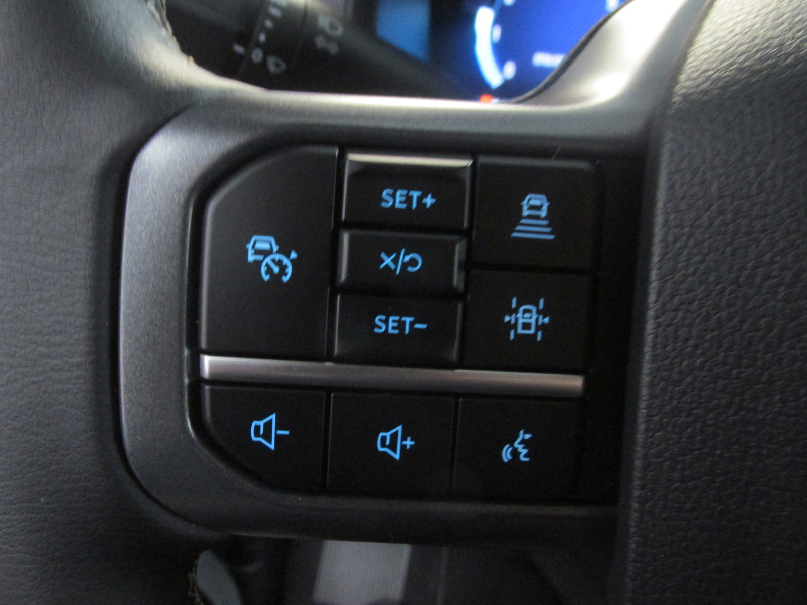 New 2025 Ford F150 XLT w/ Equipment Group 302A MID image 28