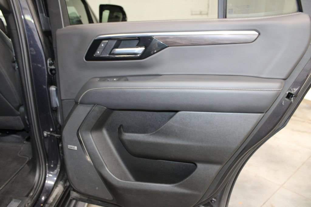 Used 2025 Chevrolet Tahoe Premier RWD image 33