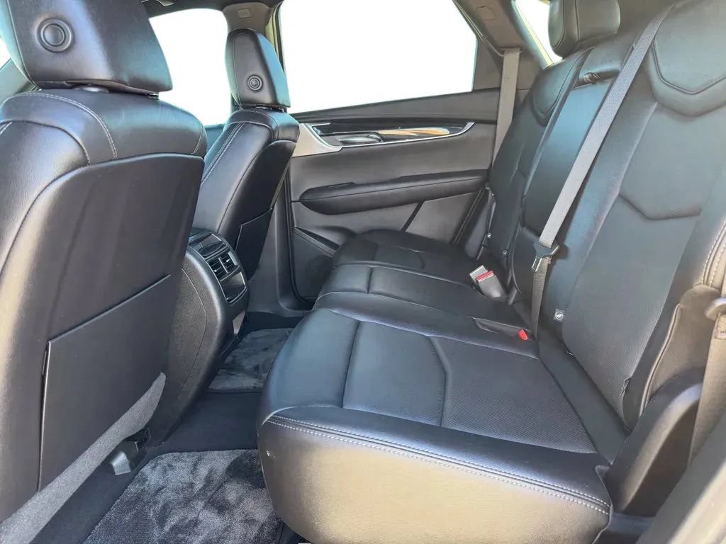 Used 2021 Cadillac XT5 Premium Luxury AWD/4WD image 17