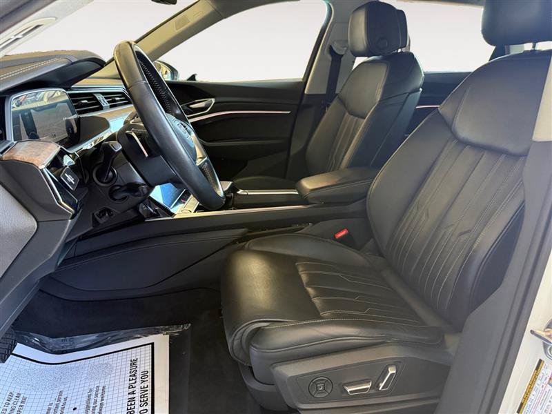 Used 2019 Audi e-tron Prestige w/ Prestige Package AWD/4WD image 10