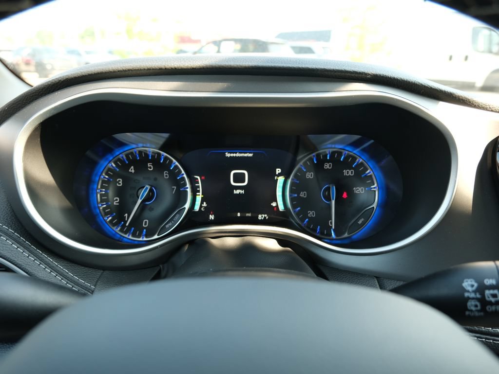 New 2027 Chrysler Pacifica Select w/ Family Tech Group FWD image 7