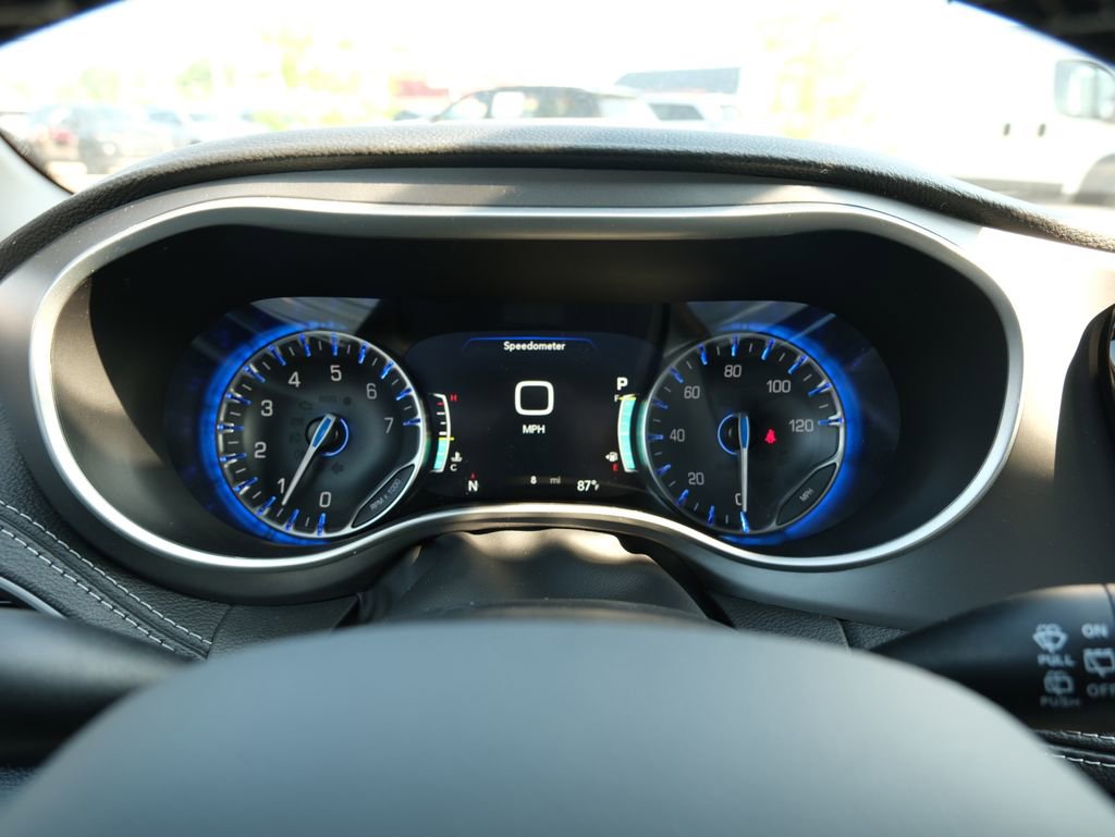 New 2027 Chrysler Pacifica Select FWD image 7