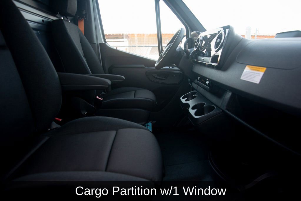 Used 2025 Mercedes-Benz Sprinter 2500 image 38