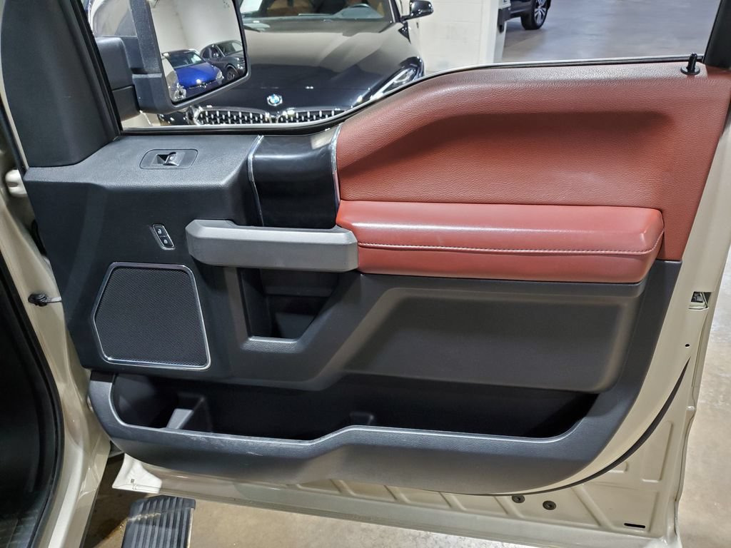 Used 2018 Ford F150 Platinum w/ Equipment Group 701A Luxury AWD/4WD image 16
