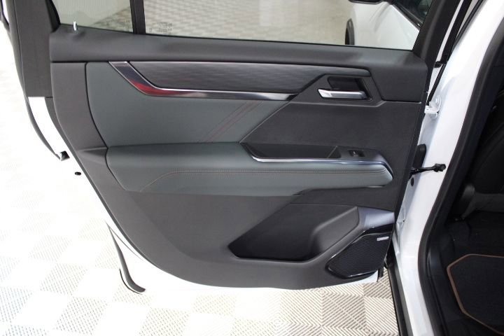 New 2025 GMC Acadia AT4 w/ Super Cruise Package image 22