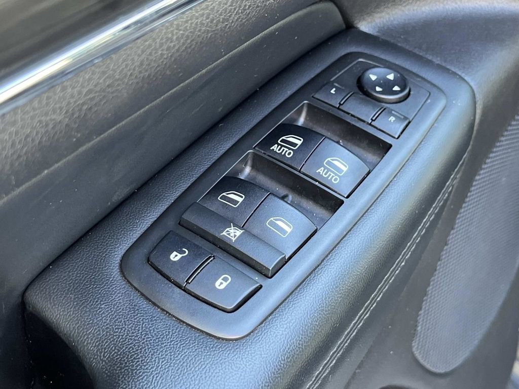 Used 2019 Jeep Grand Cherokee Limited w/ Trailer Tow Group IV image 27