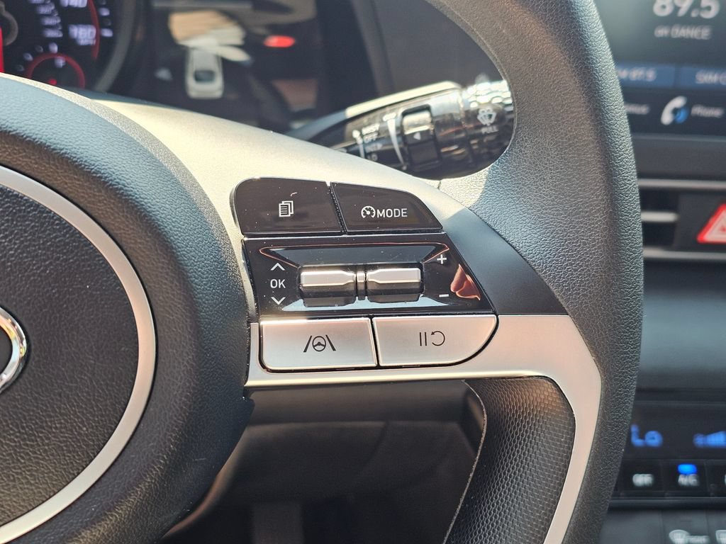 Used 2023 Hyundai Elantra SEL FWD image 26