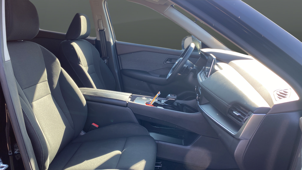 Used 2023 Nissan Rogue S FWD image 24