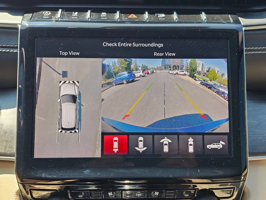 Used 2023 Jeep Grand Cherokee L Limited w/ Luxury Tech Group II AWD/4WD image 16