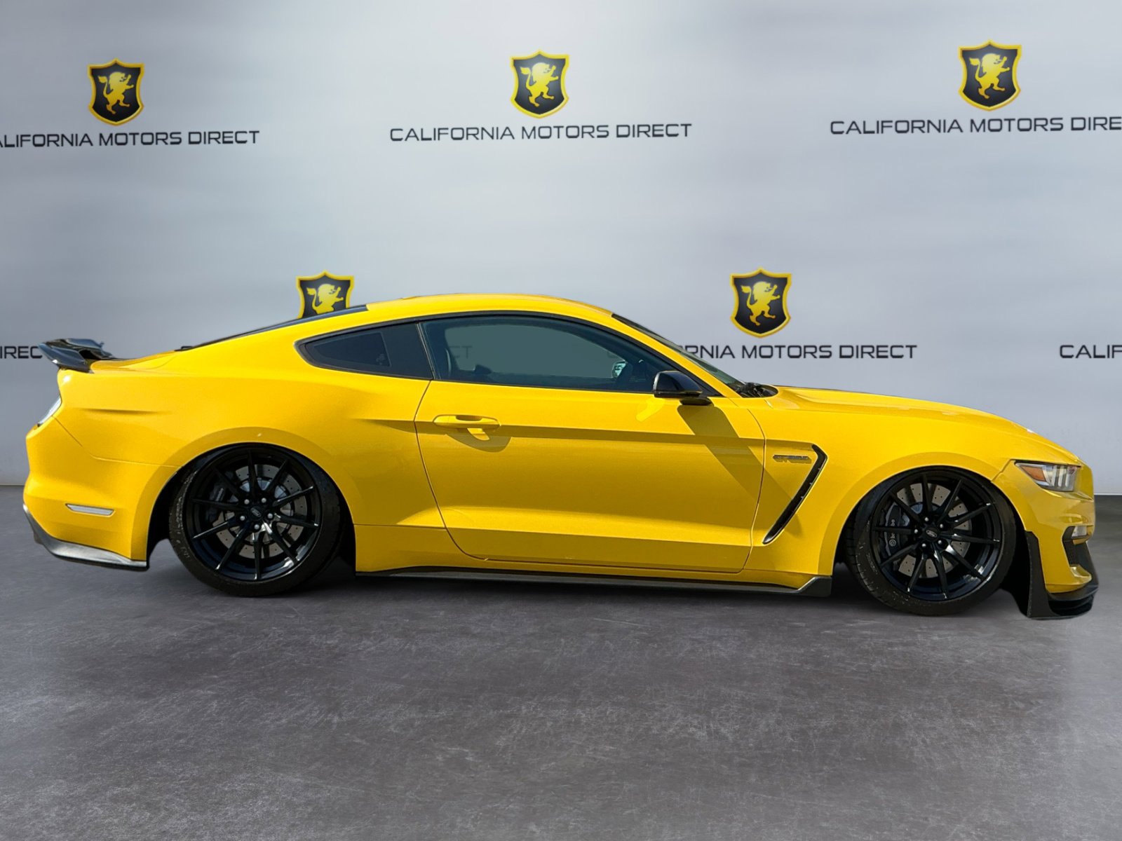 Used 2017 Ford Mustang Shelby GT350 image 4