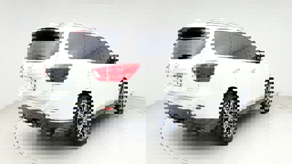 Used 2019 Nissan Pathfinder Platinum w/ Cargo Package image 5