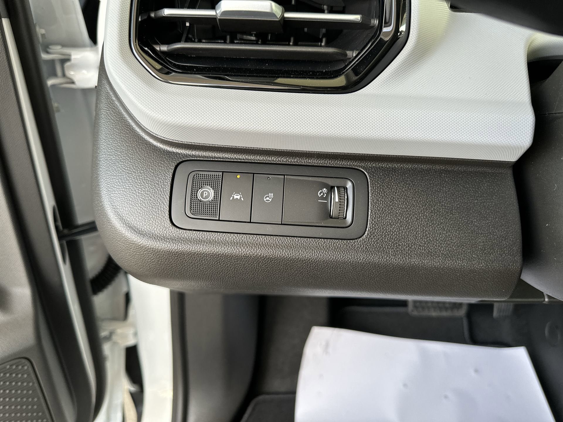 New 2027 Chevrolet Bolt RS FWD image 17