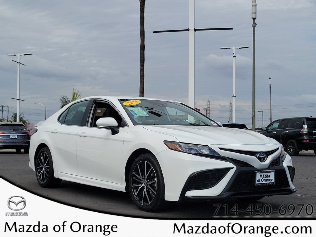 Used 2024 Toyota Camry SE