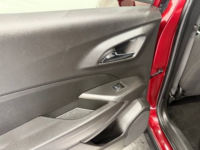 Used 2025 Chevrolet Trax LS w/ Driver Confidence Package FWD image 18