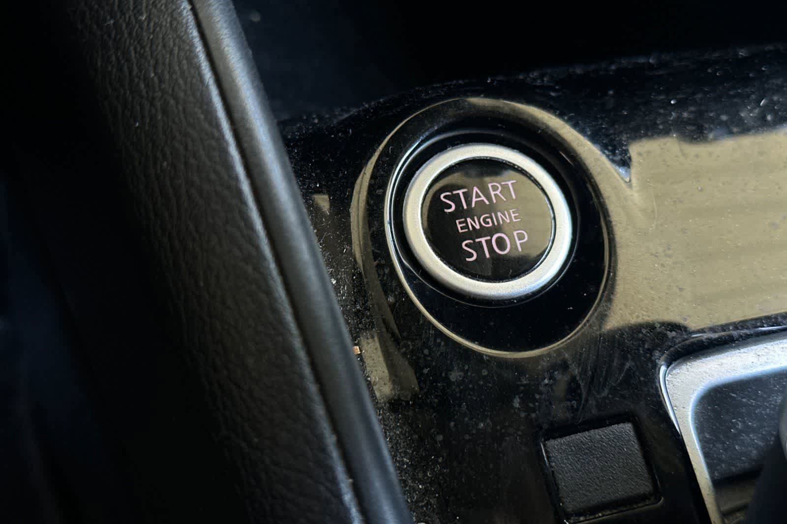 Used 2020 Nissan Versa SV FWD image 23