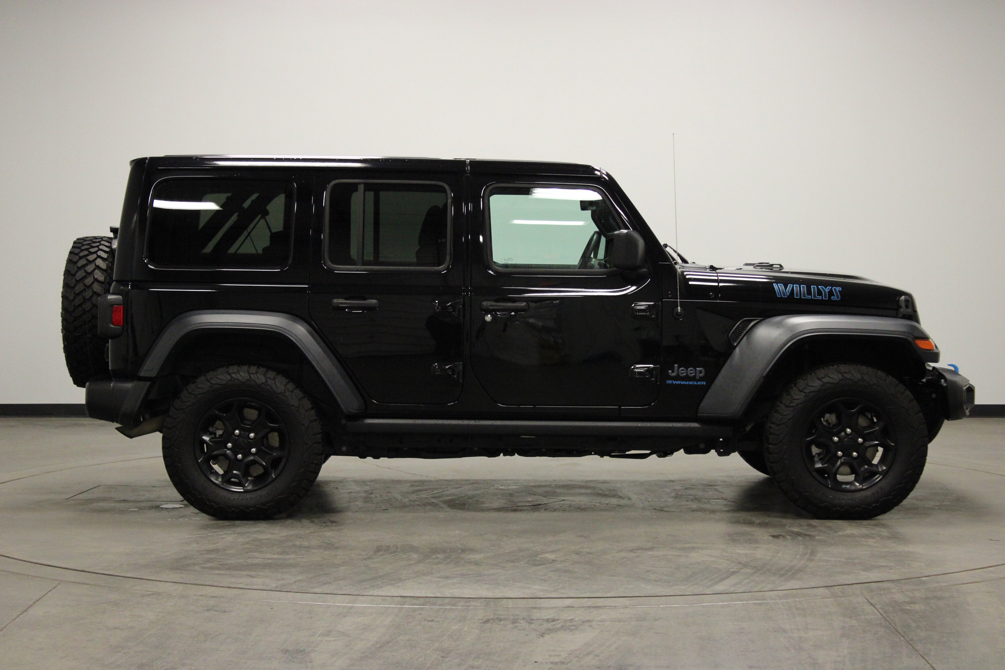 Used 2023 Jeep Wrangler Unlimited w/ 8.4" Radio Group image 9