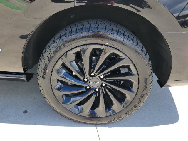 Used 2020 Lincoln Navigator Reserve w/ Equipment Group 208A Reserve AWD/4WD image 14