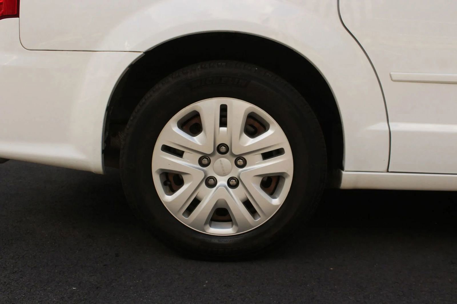 Used 2016 Dodge Grand Caravan SE w/ Quick Order Package 29E SE image 5