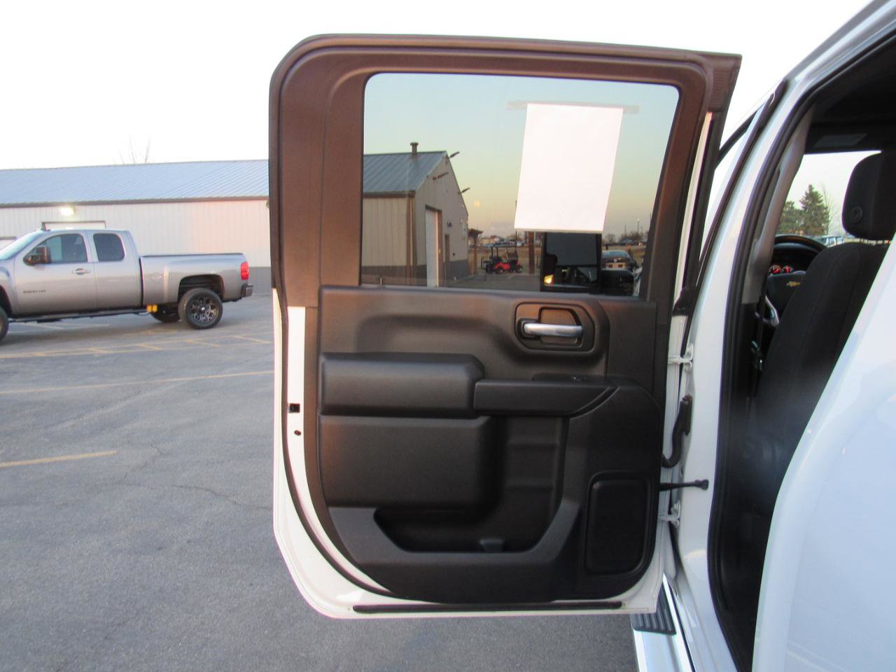 Used 2021 Chevrolet Silverado 2500 LT w/ Z71 Off-Road Package image 35