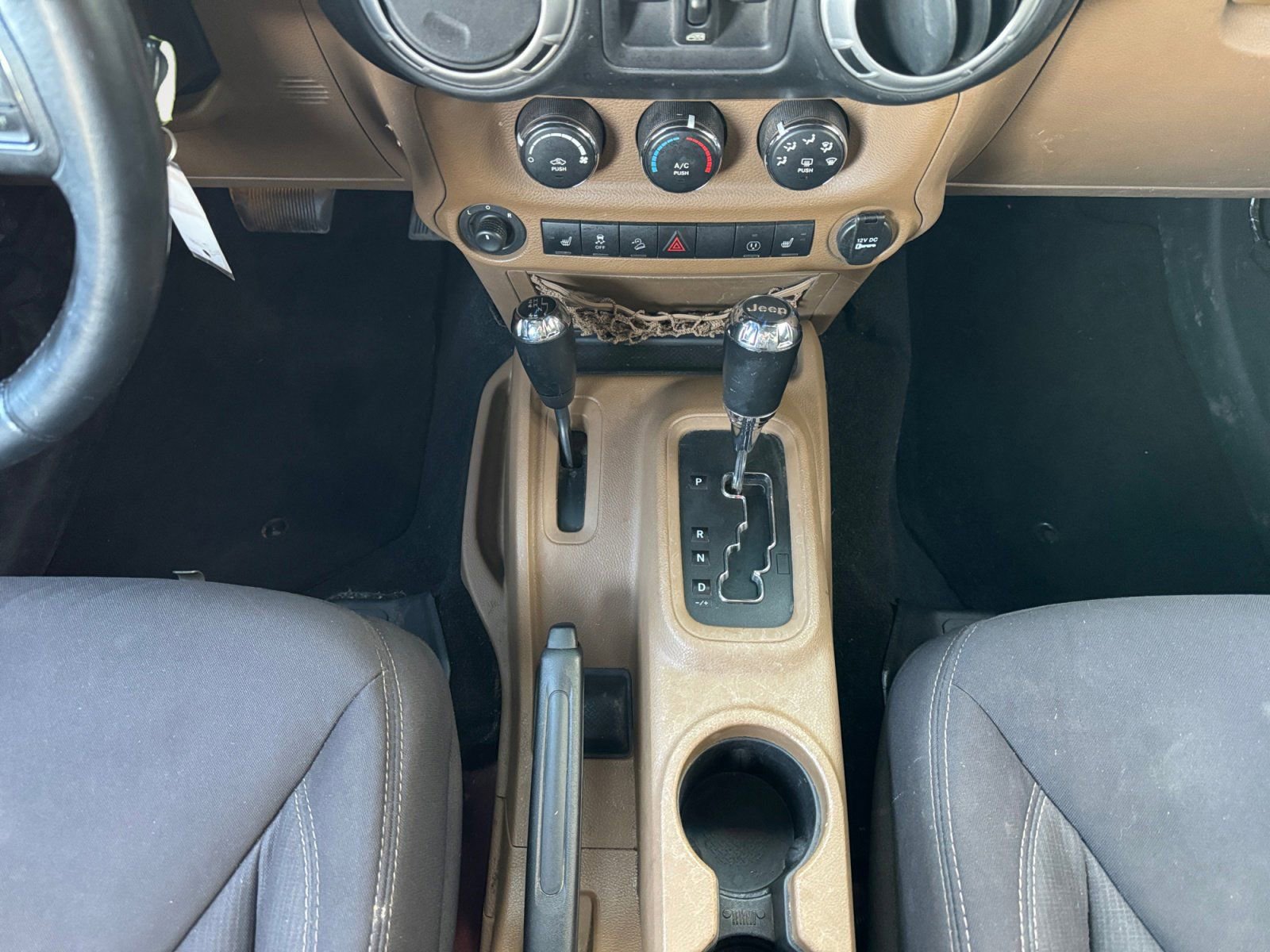 Used 2013 Jeep Wrangler Unlimited Rubicon w/ Connectivity Group image 11