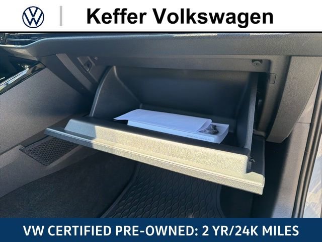 Used 2024 Volkswagen GTI SE FWD image 37