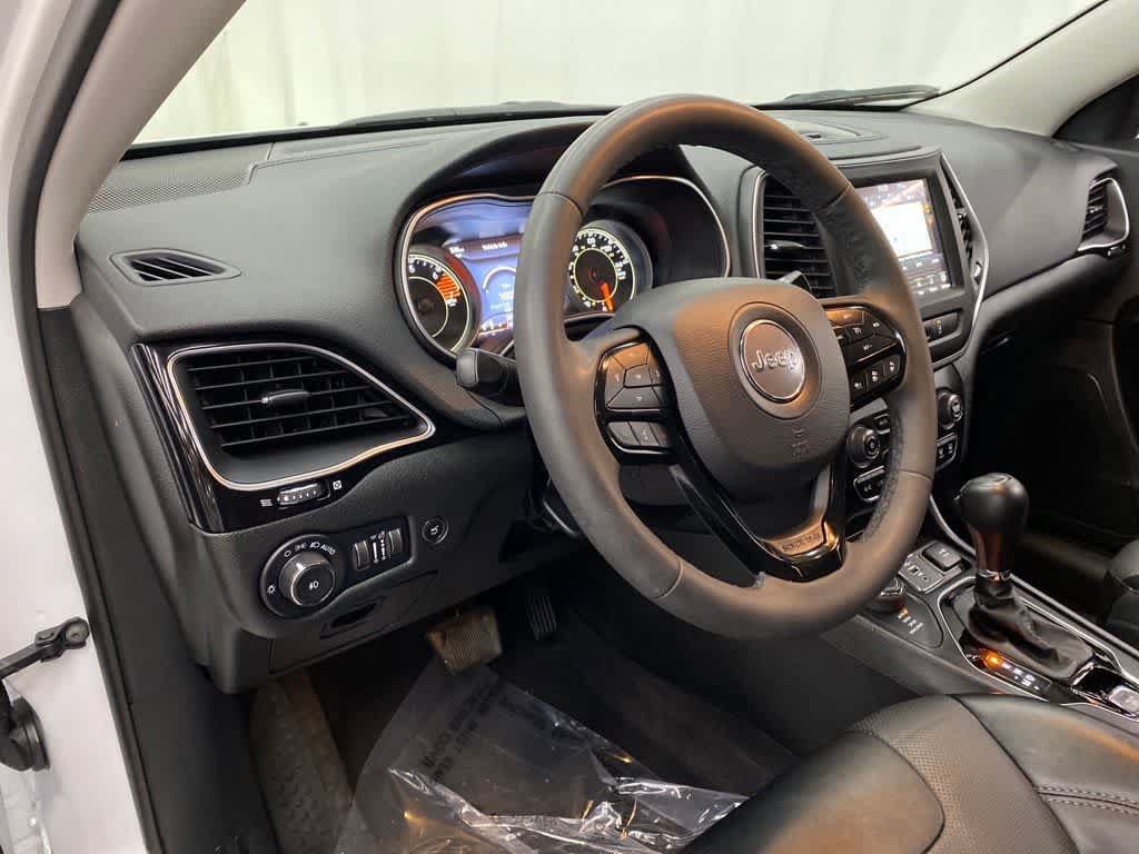 Used 2023 Jeep Cherokee Altitude Lux w/ Mopar Interior Package AWD/4WD image 2