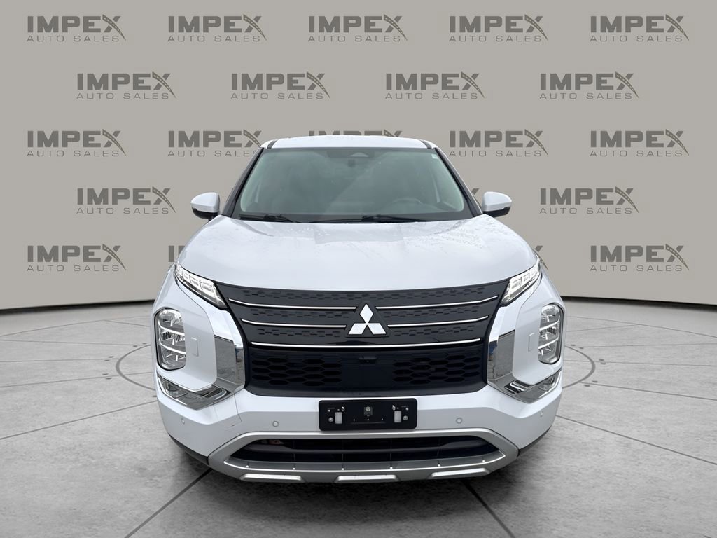 Used 2023 Mitsubishi Outlander SE image 8