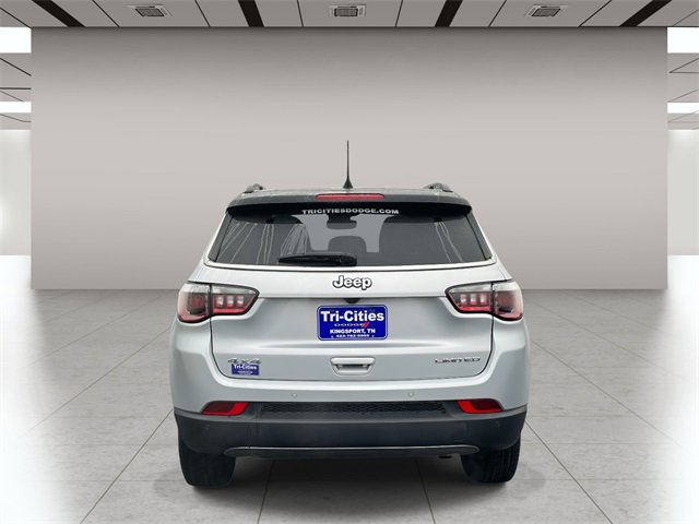 Used 2024 Jeep Compass Limited w/ Mopar Graphics Package image 4