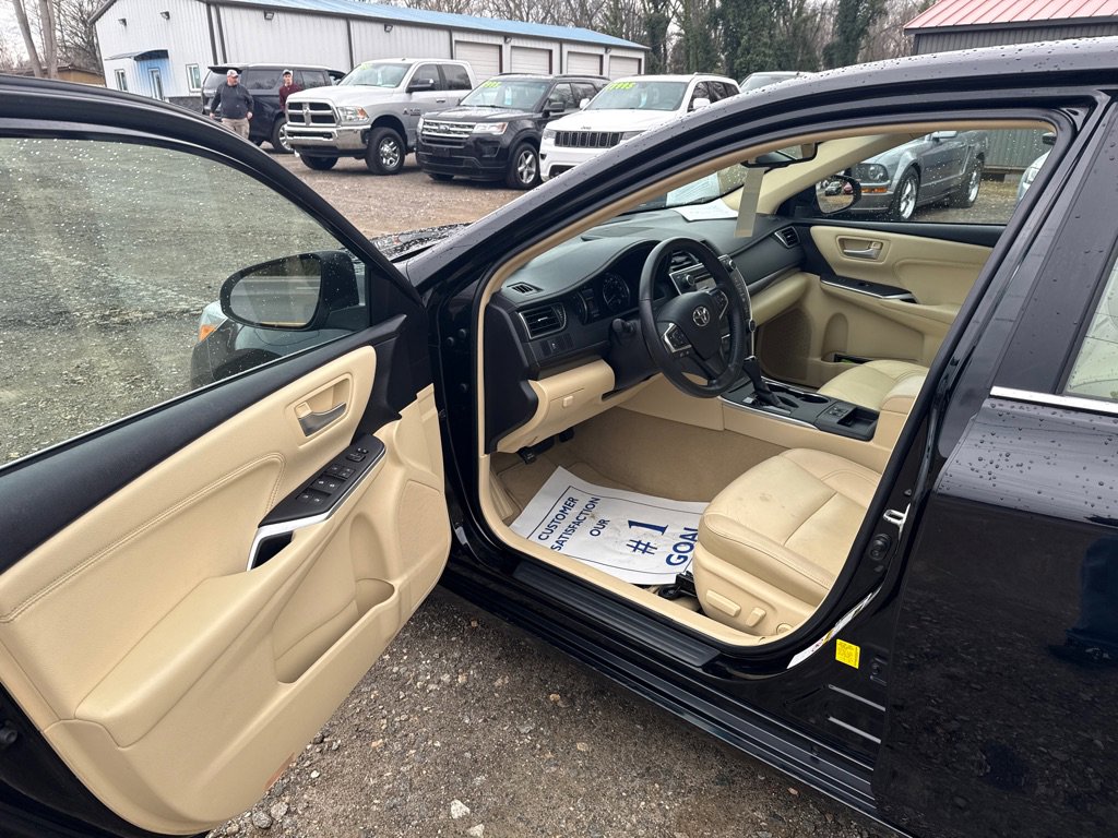 Used 2015 Toyota Camry XLE image 9