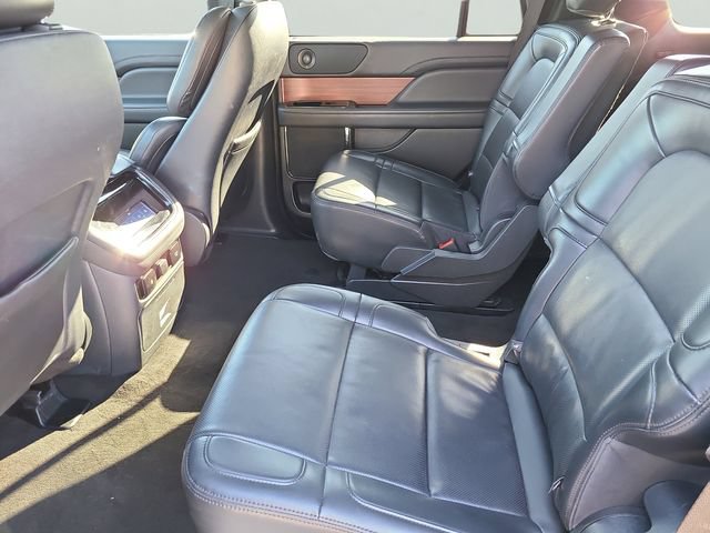 Used 2024 Lincoln Navigator Premiere AWD/4WD image 13