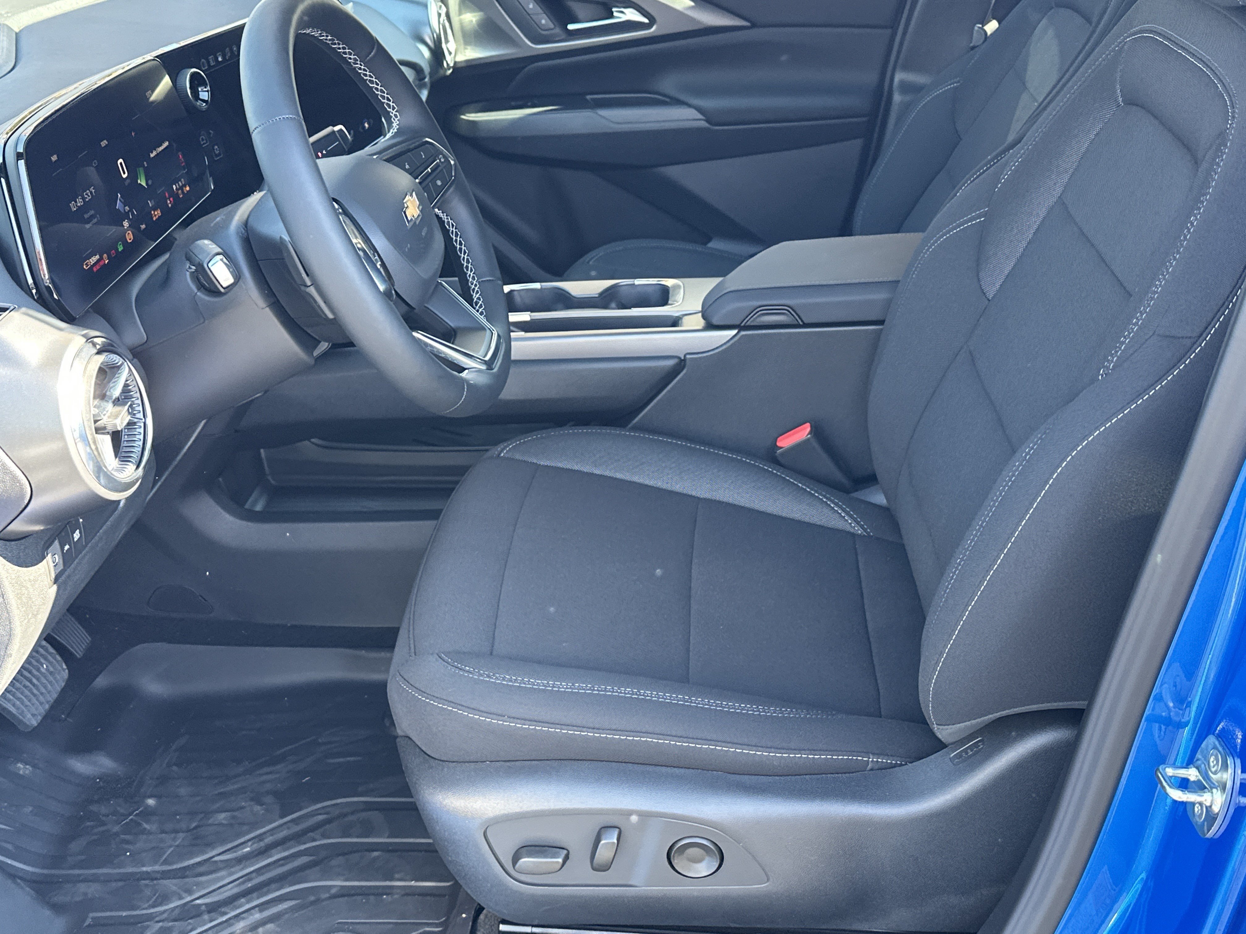 New 2026 Chevrolet Equinox EV LT w/ Comfort Package AWD/4WD image 9