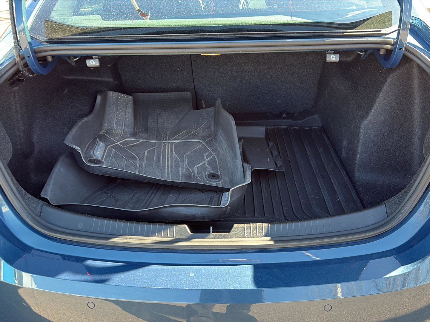 Used 2025 Chevrolet Malibu RS w/ LPO, Floor Liner Package image 8