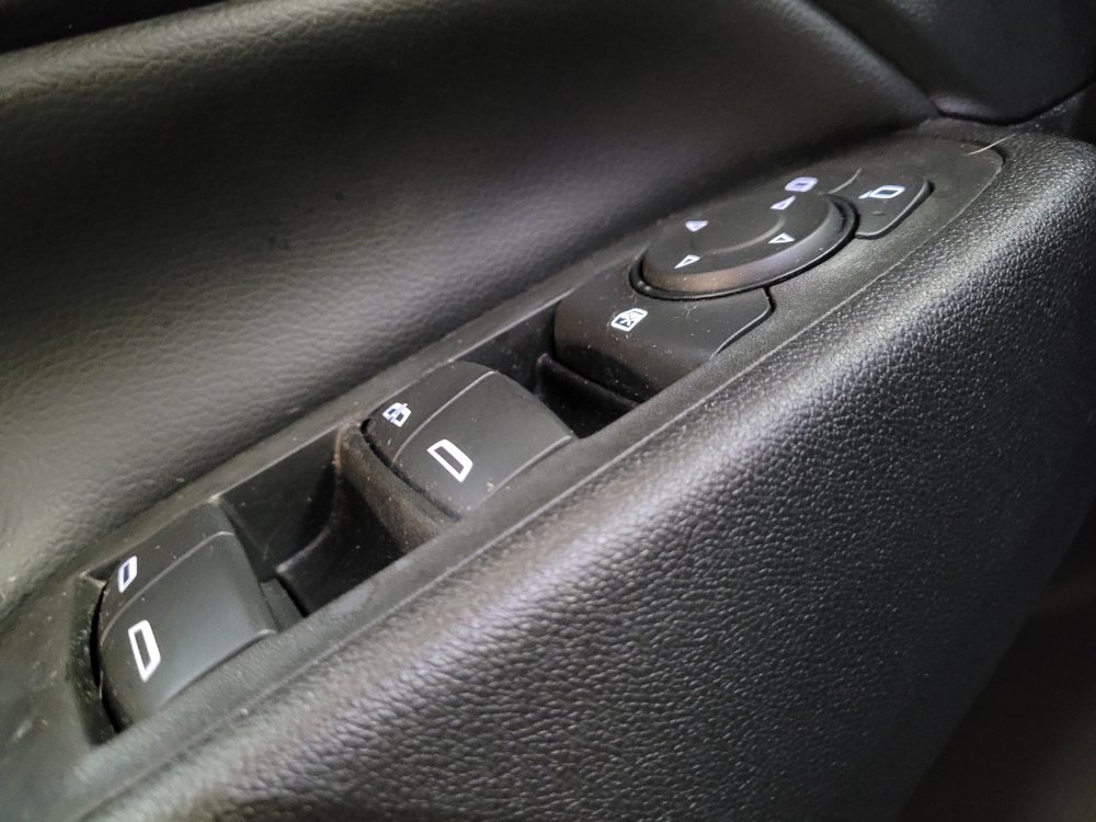 Used 2020 Chevrolet Equinox LT FWD image 27