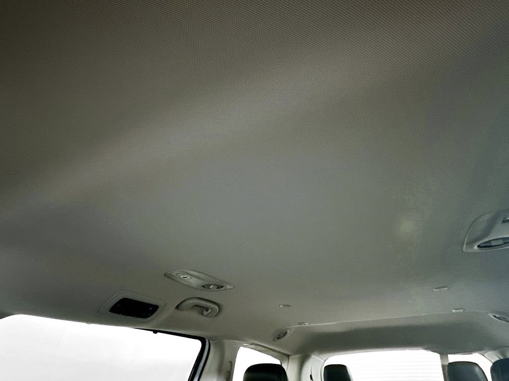 Used 2024 Chrysler Pacifica Touring-L image 21