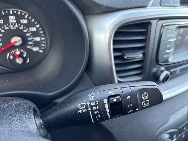 Used 2016 Kia Sorento LX w/ LX Convenience Package image 16