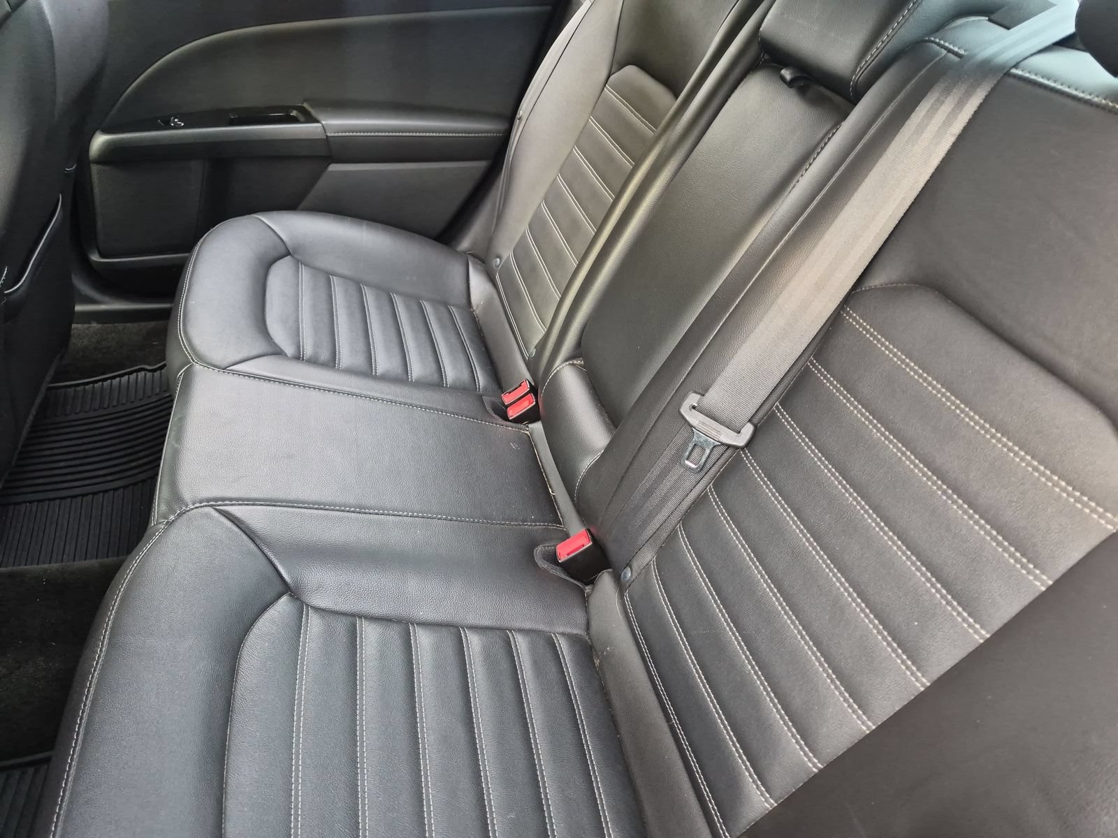 Used 2015 Ford Fusion SE w/ Equipment Group 202A FWD image 18
