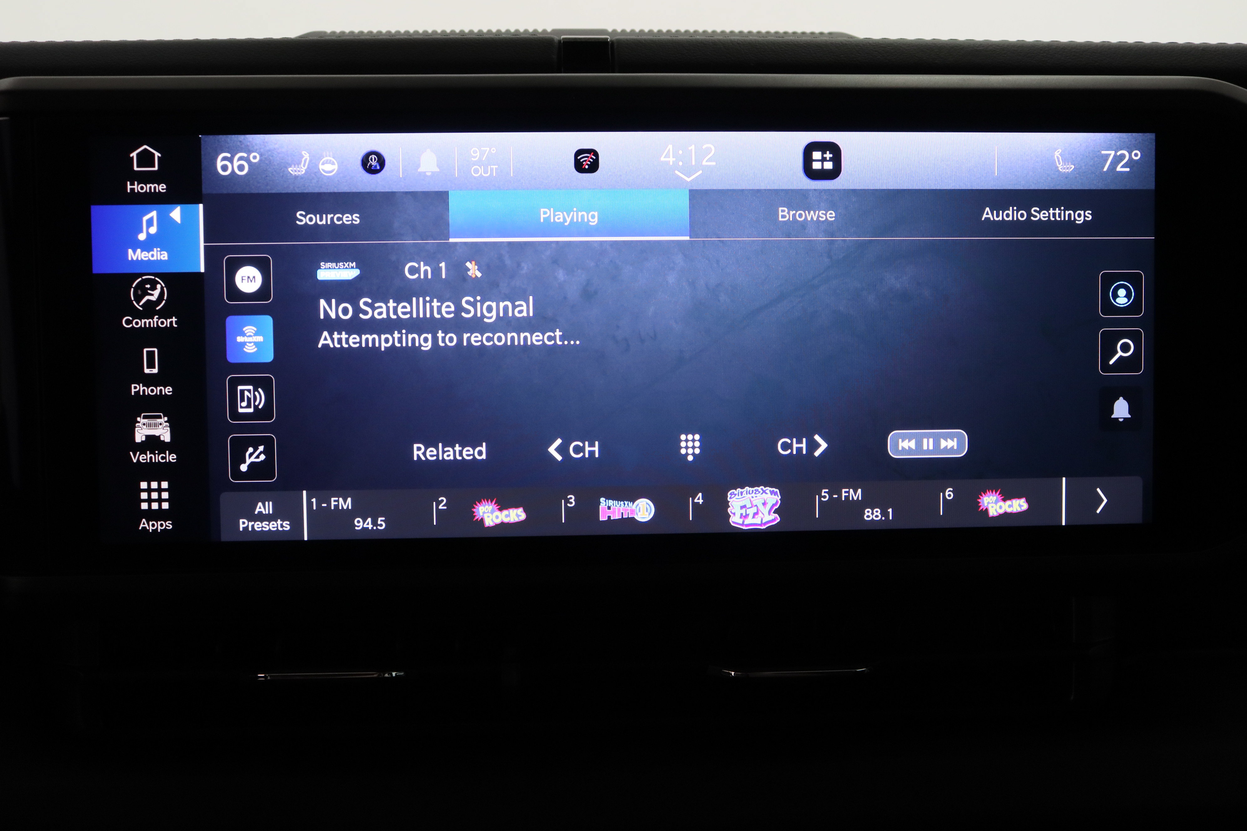 Used 2025 Jeep Gladiator Mojave w/ Convenience Group AWD/4WD image 18