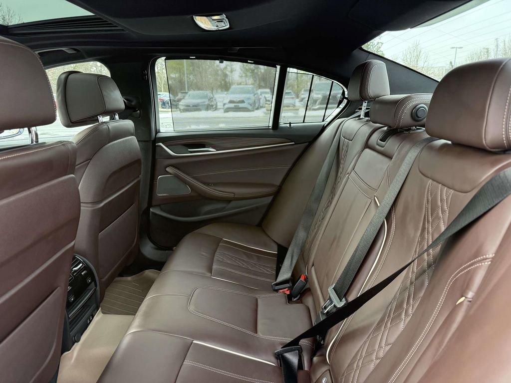 Used 2022 BMW 530i w/ Executive Package image 17