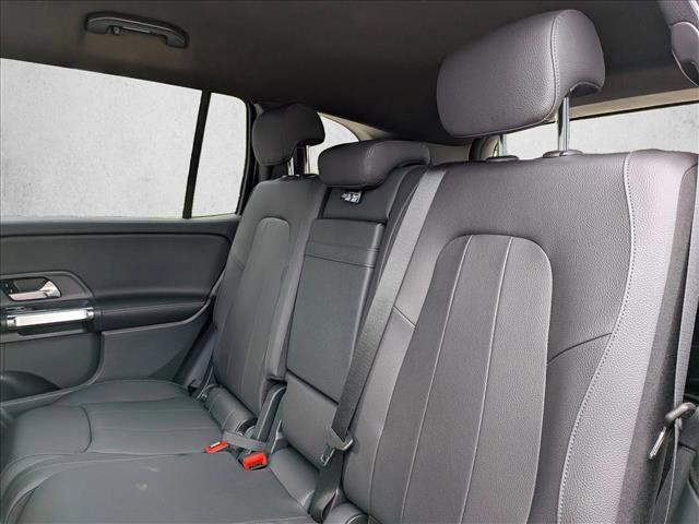 New 2025 Mercedes-Benz GLB 250 image 17