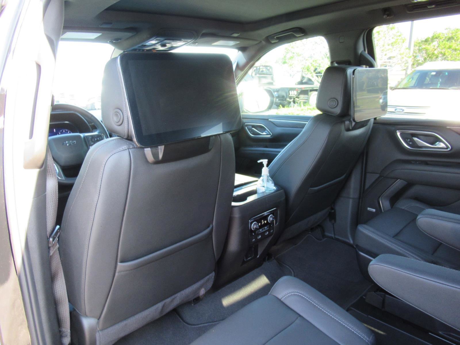 Used 2024 Chevrolet Tahoe Z71 w/ Luxury Package image 16