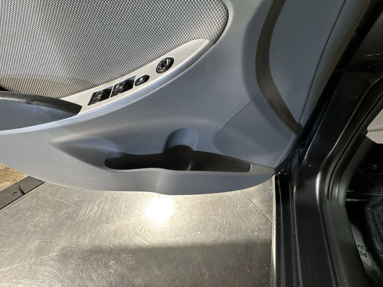 Used 2012 Hyundai Accent GLS w/ Comfort Pkg 2 FWD image 20