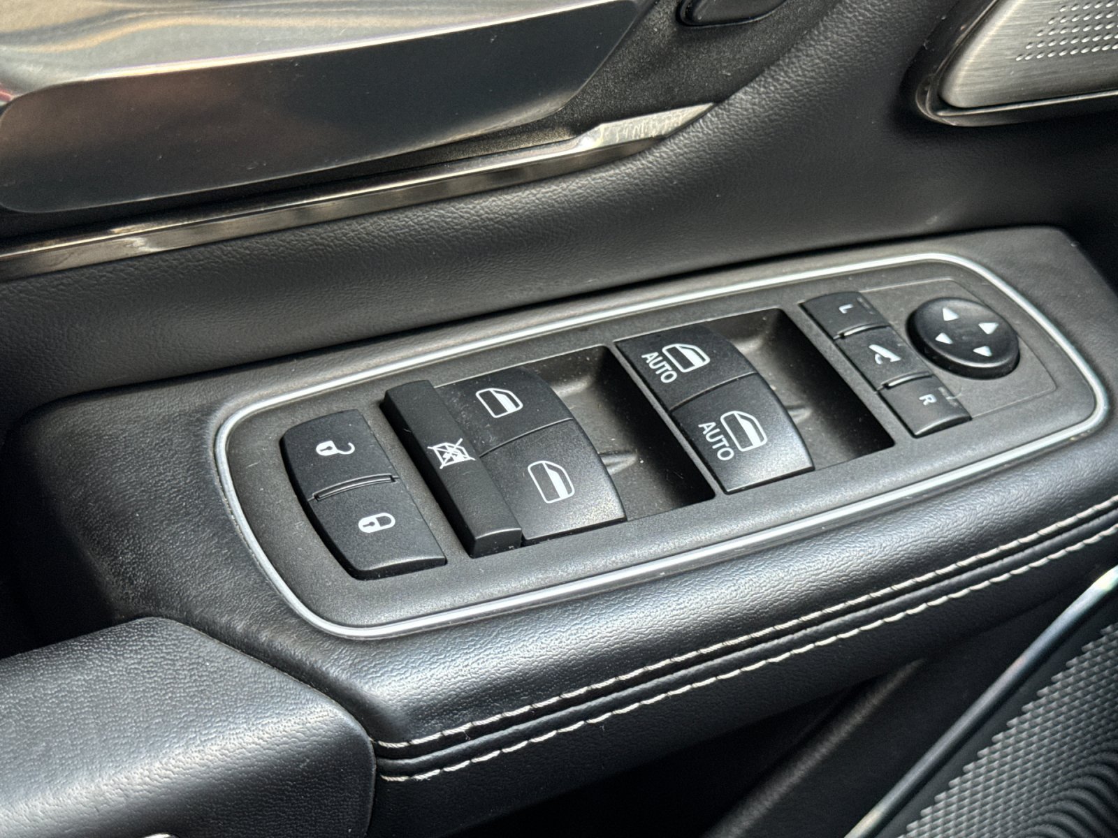Used 2021 RAM 1500 Limited AWD/4WD image 12