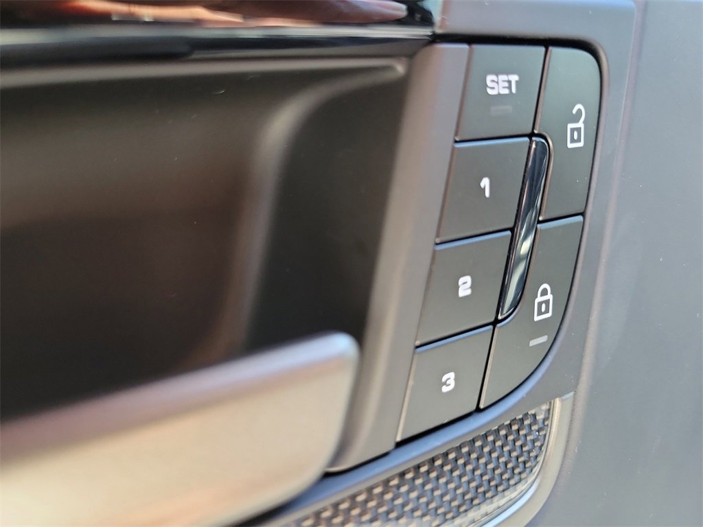 New 2026 Porsche Cayenne Turbo image 26