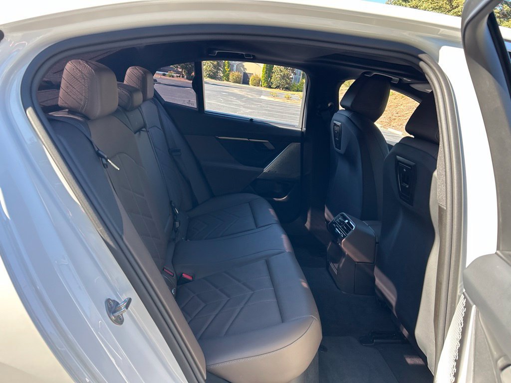 Used 2024 BMW i5 eDrive40i w/ M Sport Package RWD image 47